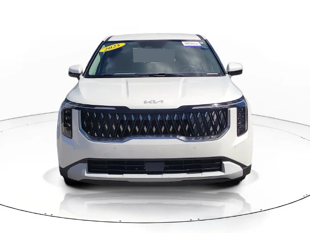 Certified Used 2025 White Kia LXS image 2