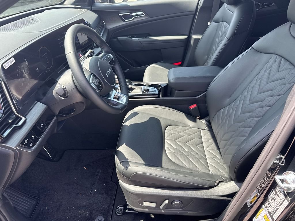 Used 2025 Black Kia X-Pro Prestige image 9