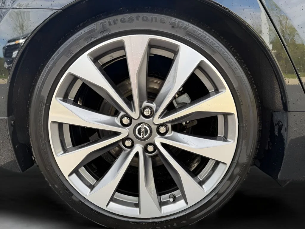 Used 2021 Black Nissan Platinum image 31