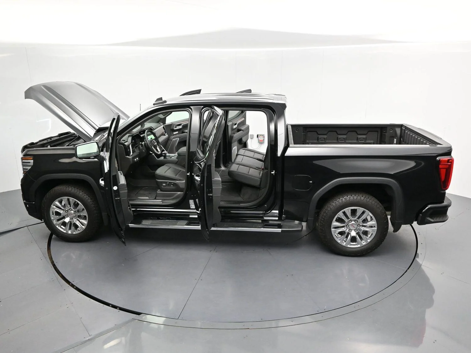 Used 2025 Onyx Black GMC Denali image 46