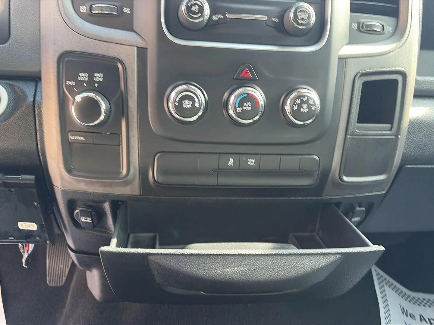 Used 2018 Brilliant Black Crystal Pearl Ram Express image 17