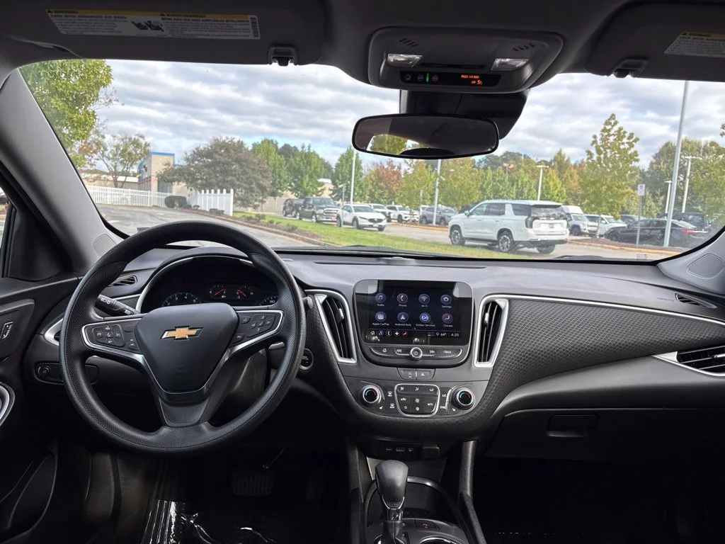 Used 2025 Gray Chevrolet LT image 9