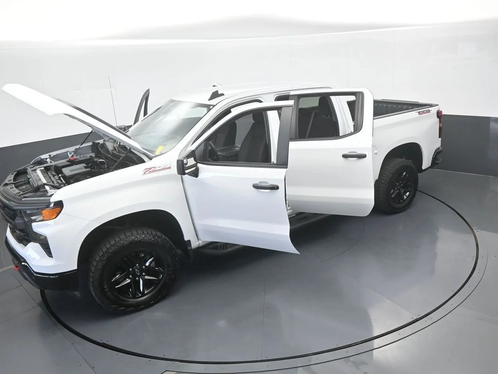 Used 2024 Summit White Chevrolet Custom Trail Boss image 68