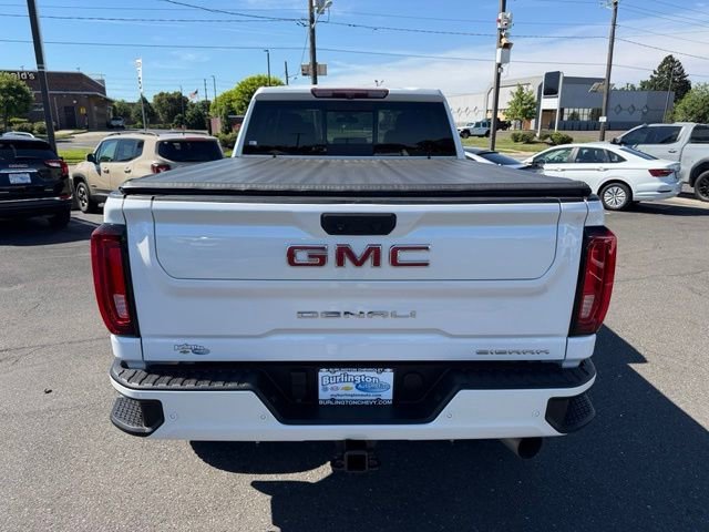 Used 2022 White Frost Tricoat GMC Denali image 6