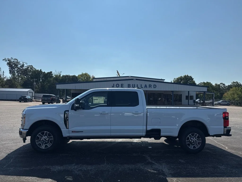 New 2026 Oxford White Ford F-250® Lariat® image 14