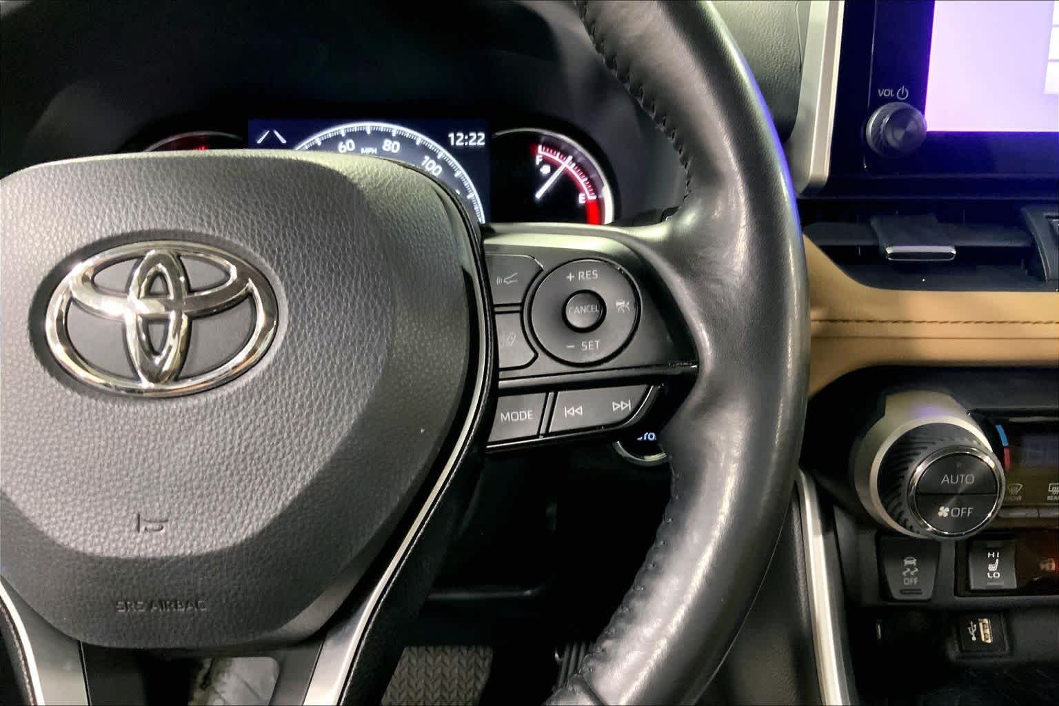 Used 2023 Midnight Black Metallic Toyota XLE Premium image 25