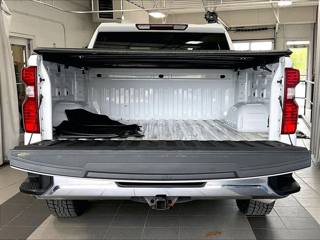Used 2023 White Chevrolet LT image 31