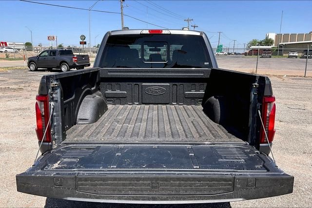 New 2026 Carbonized Gray Metallic Ford XLT image 14
