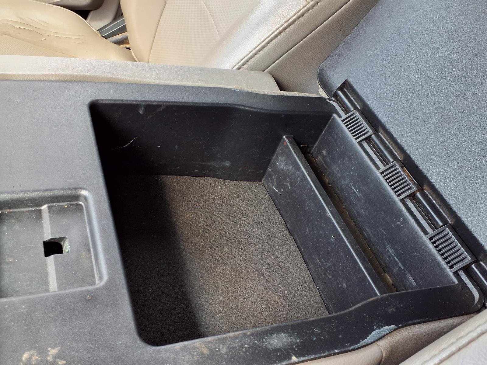 Used 2017  Ford XL image 21