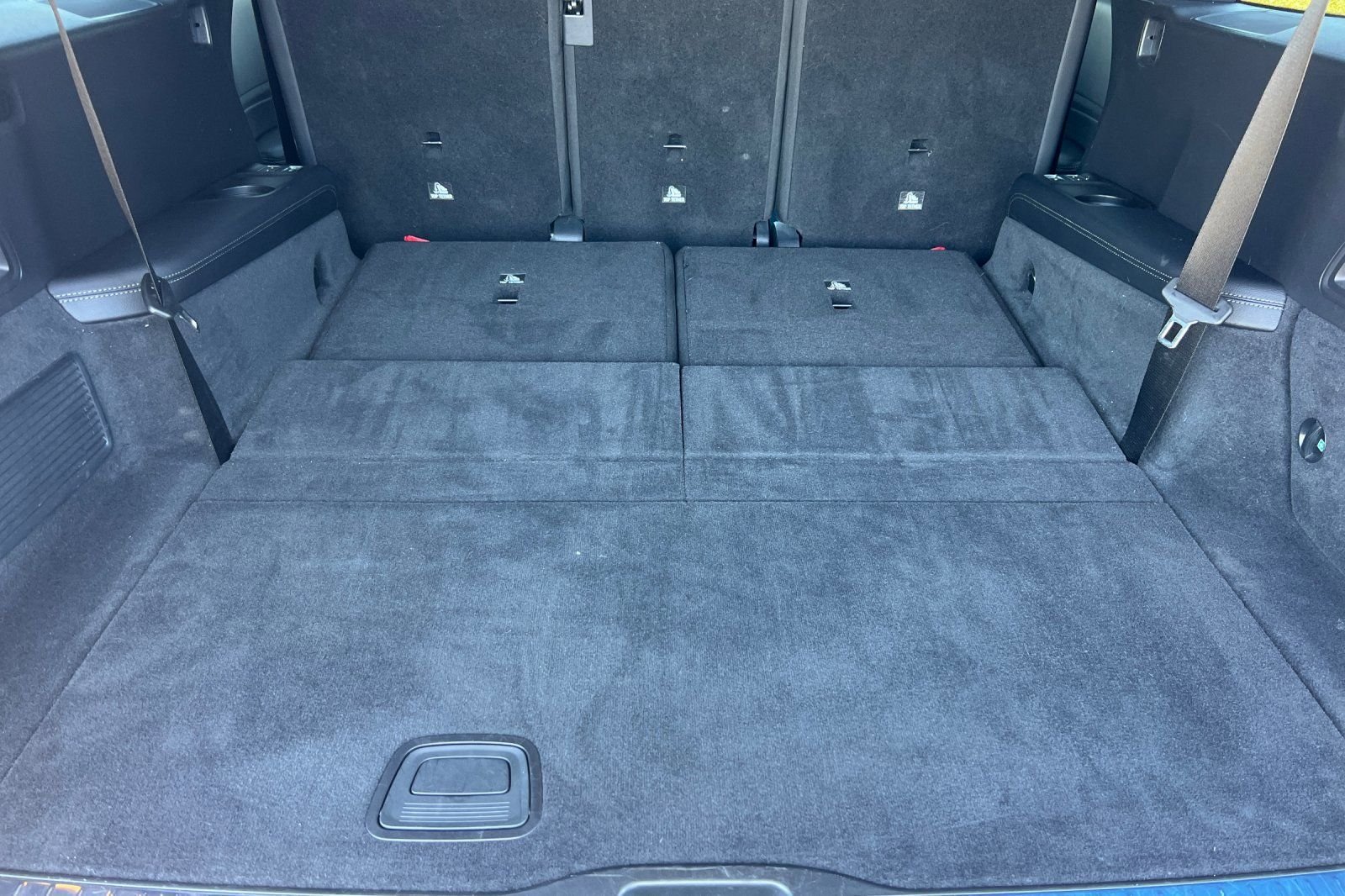 Used 2025 Selenite Grey Metallic Mercedes-Benz 450 image 19