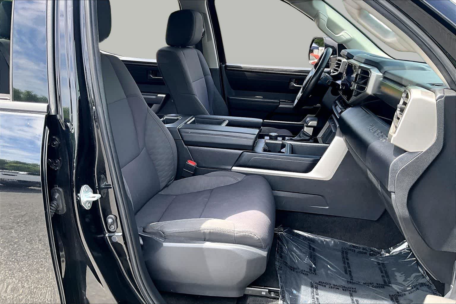 Used 2022 Midnight Black Metallic Toyota SR5 image 9