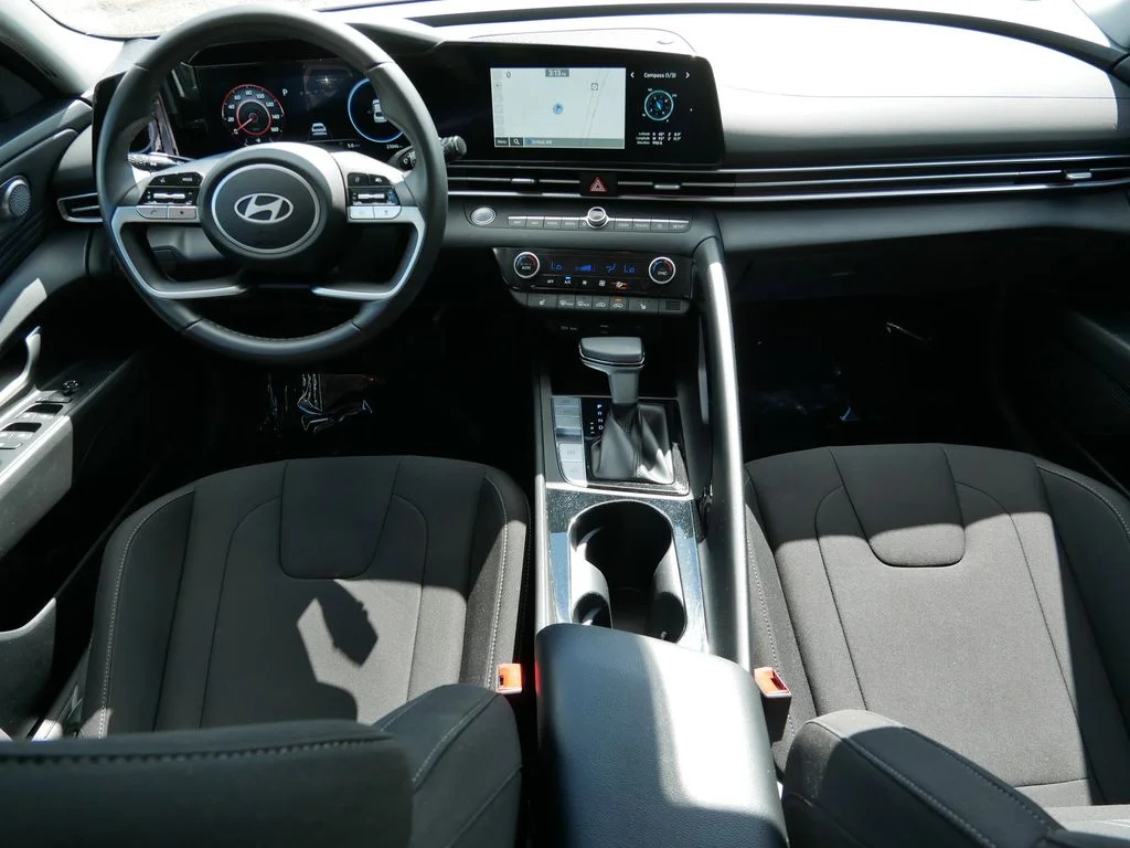 Certified Used 2025  Hyundai SEL Convenience image 13