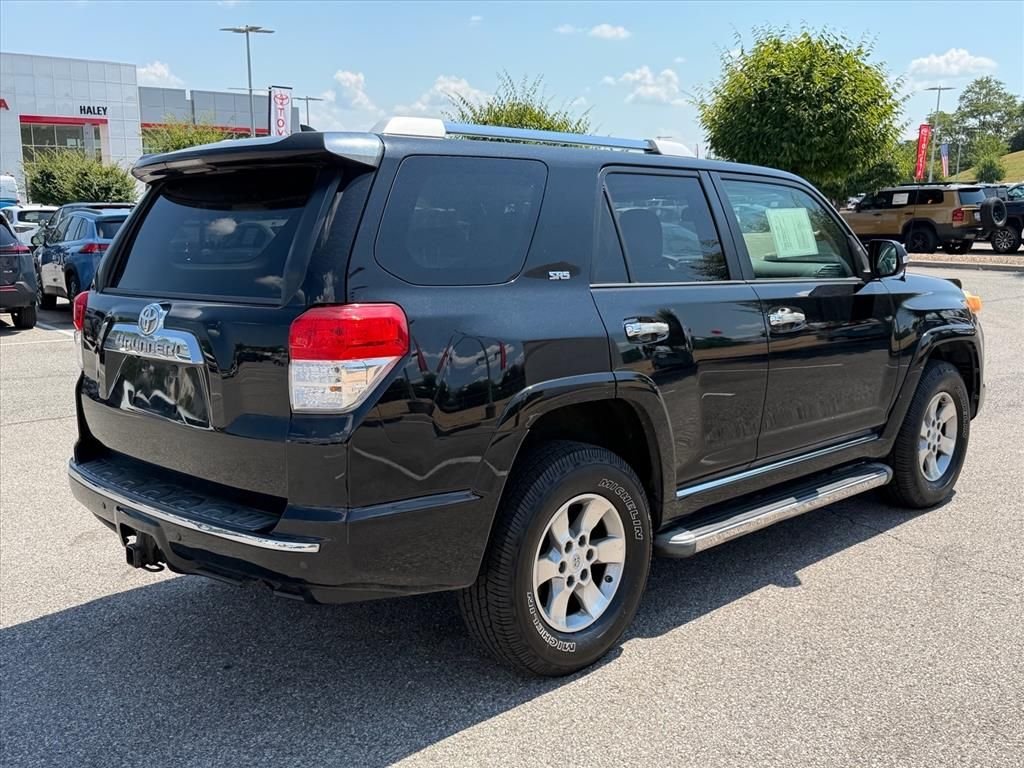 Used 2010  Toyota SR5 image 4