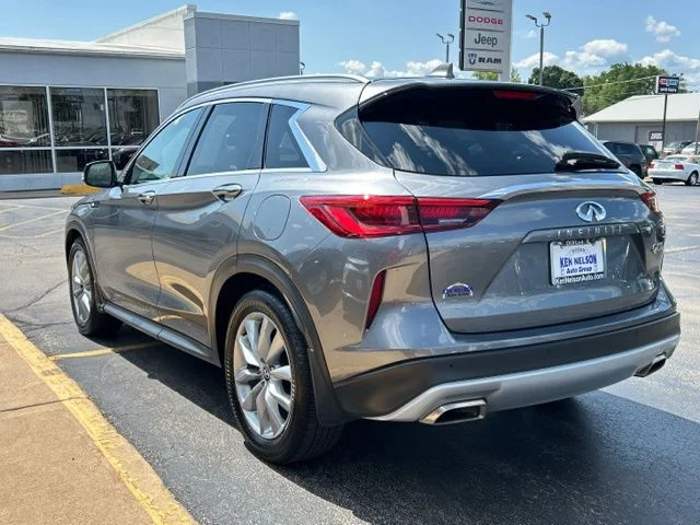 Used 2021 Gray INFINITI LUXE image 7