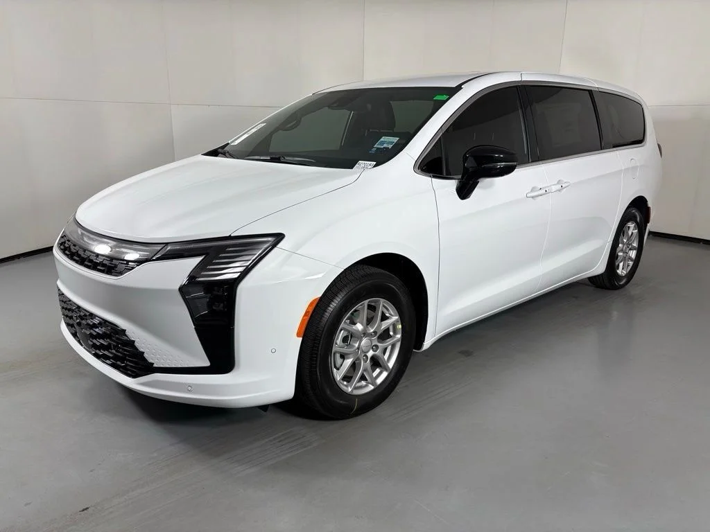 New 2027 White/off-white Chrysler Select image 4