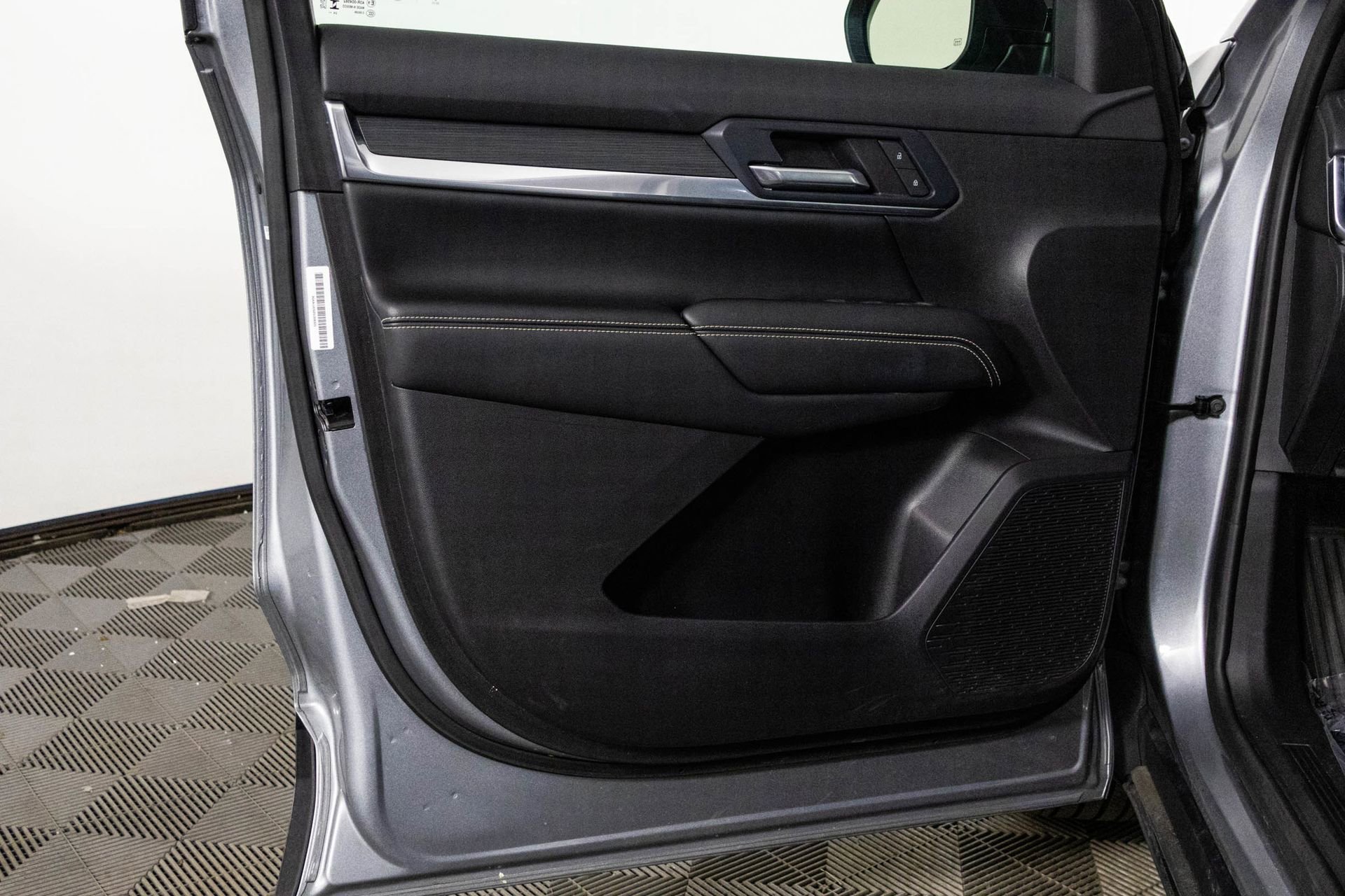 2025 GMC TERRAIN - Image 30