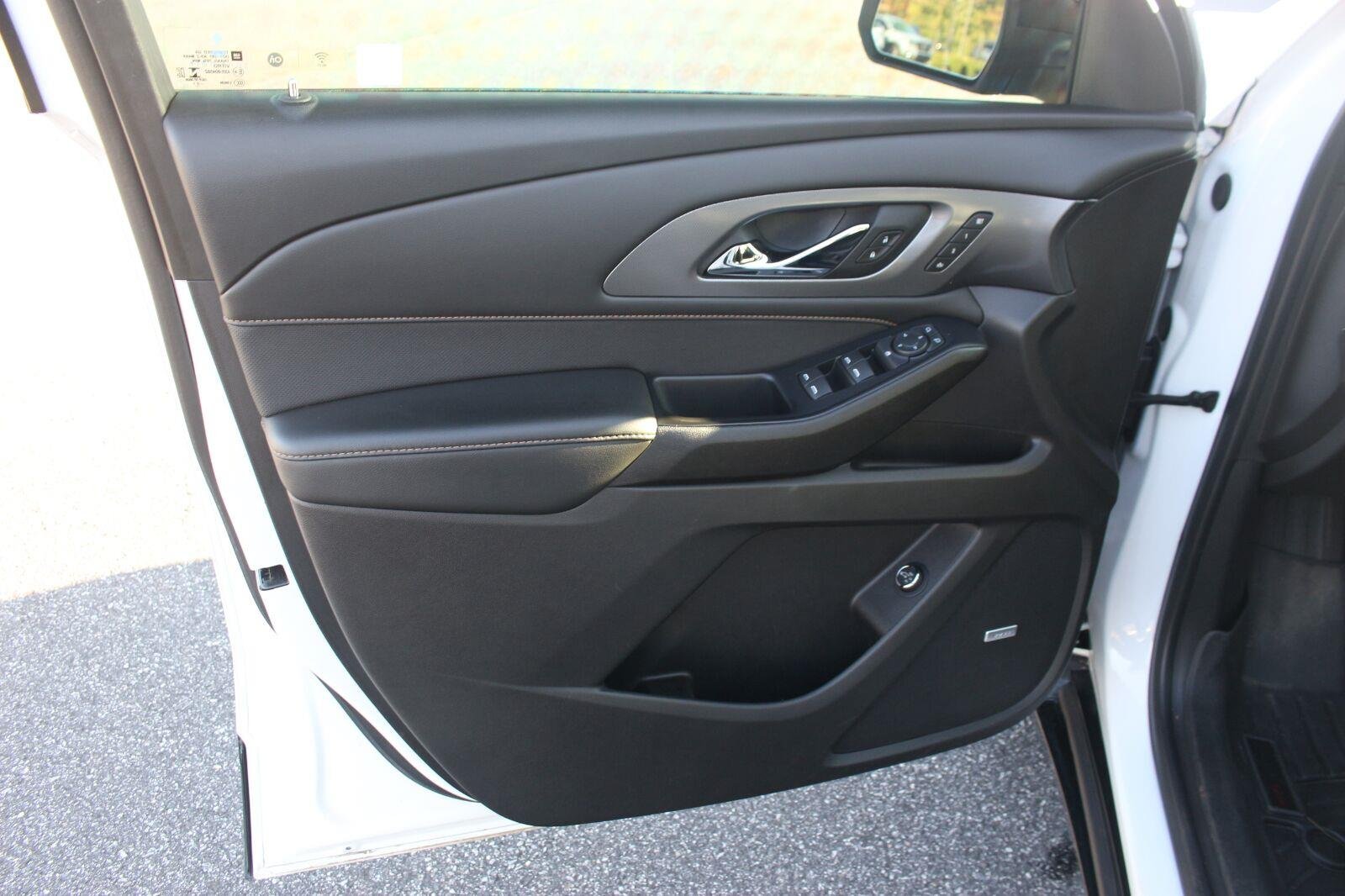 Used 2021 SUMMIT WHITE Chevrolet Premier image 12