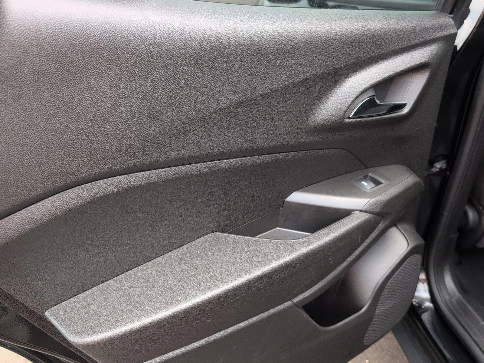 Used 2024 Mosaic Black Metallic Chevrolet LT image 34