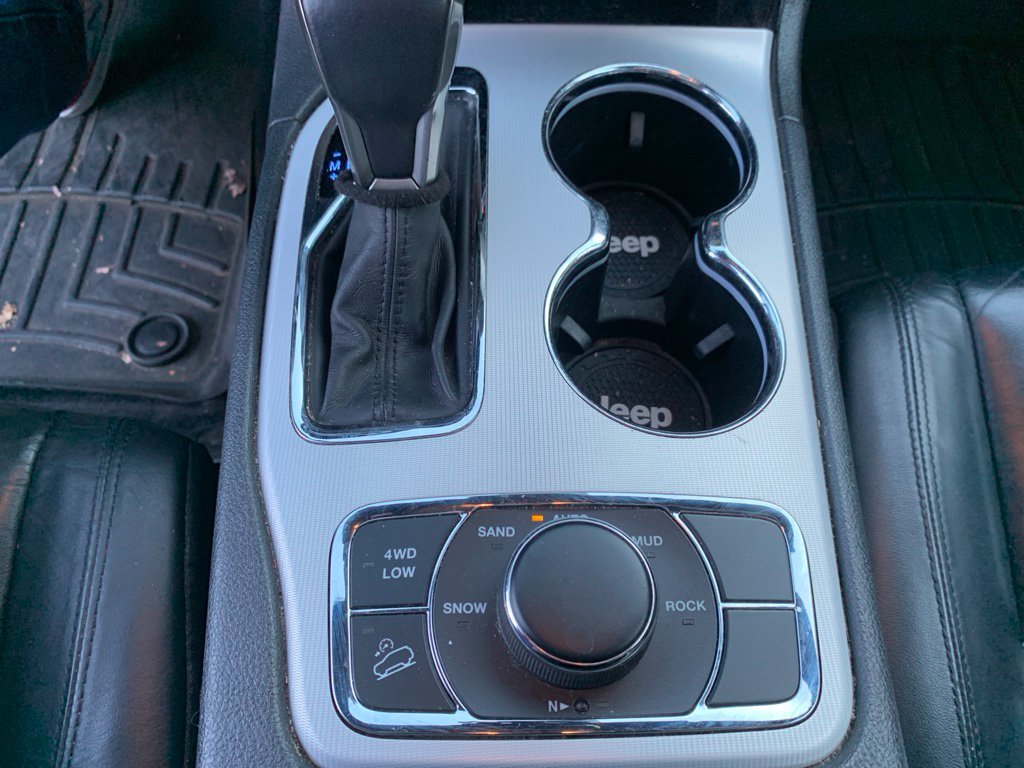 Used 2018 White Jeep Limited image 25