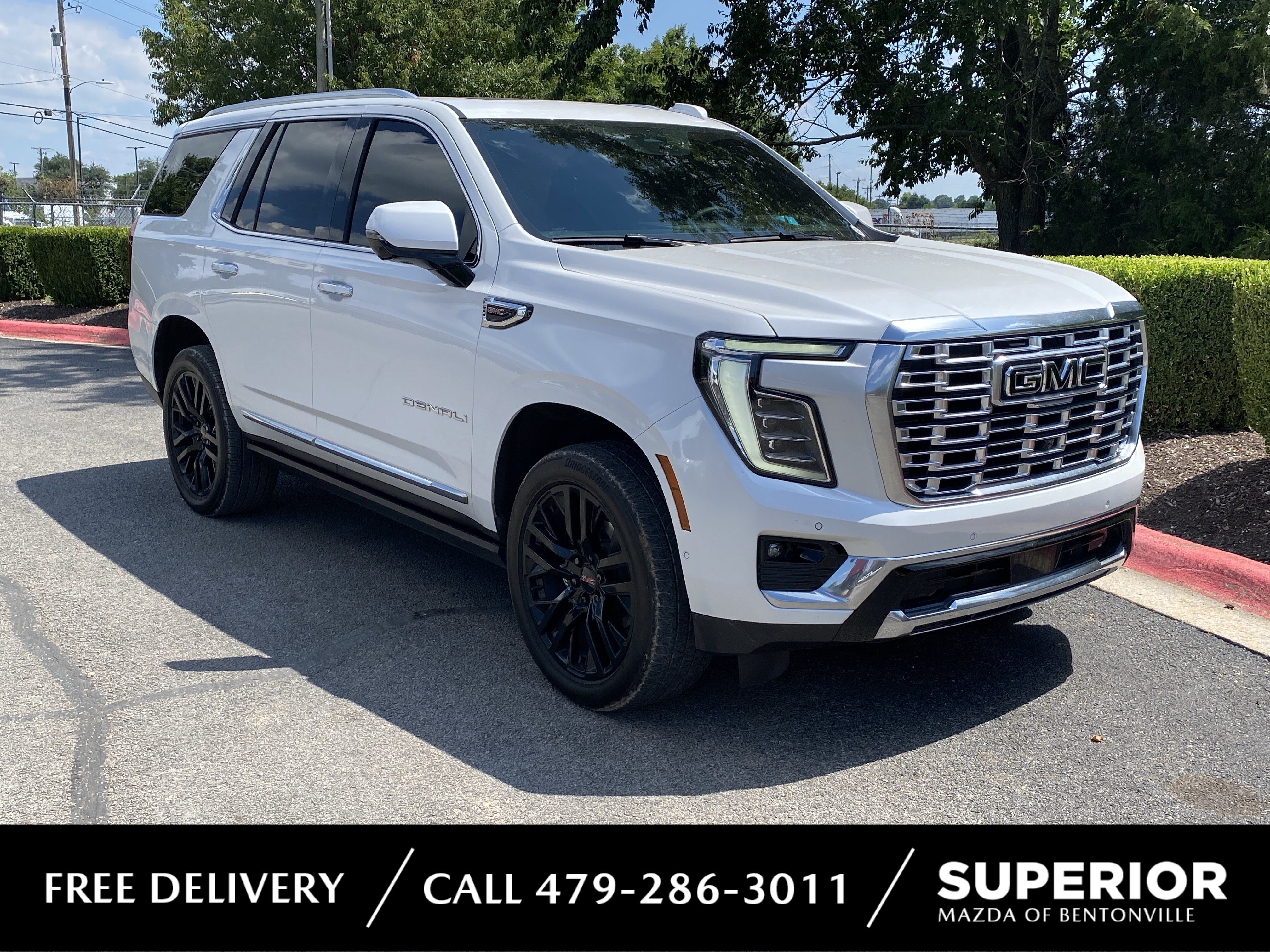 Used 2025 White Frost Tricoat GMC Denali image 1