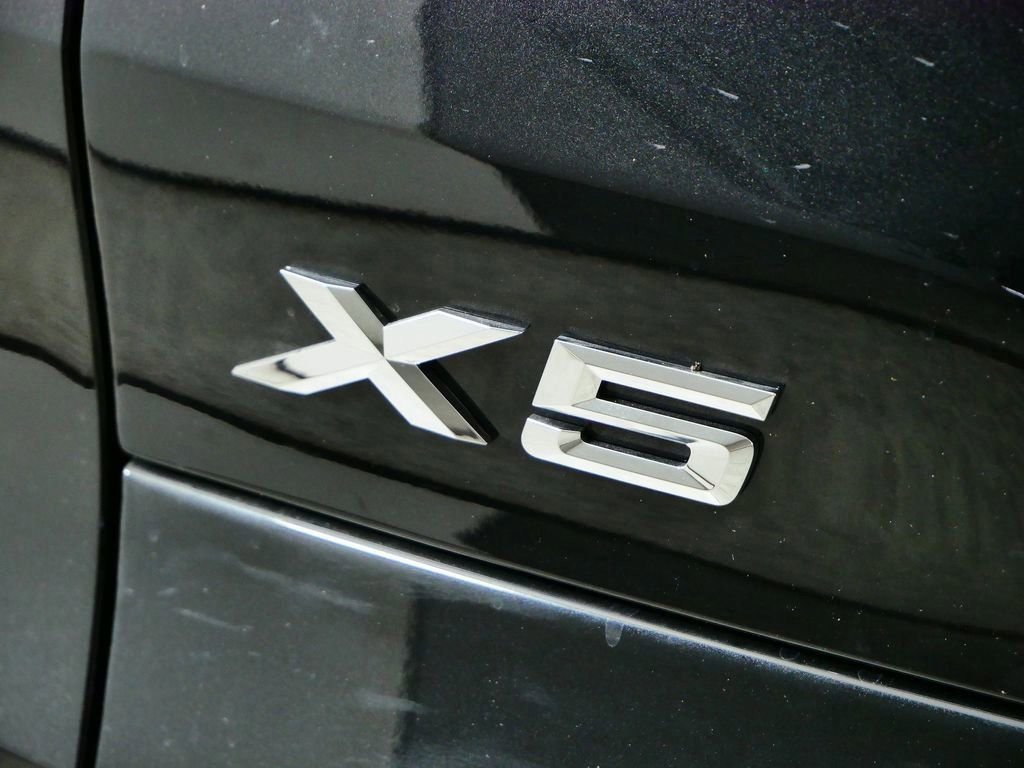 Certified Used 2026 Black Sapphire Metallic BMW xDrive40i image 15