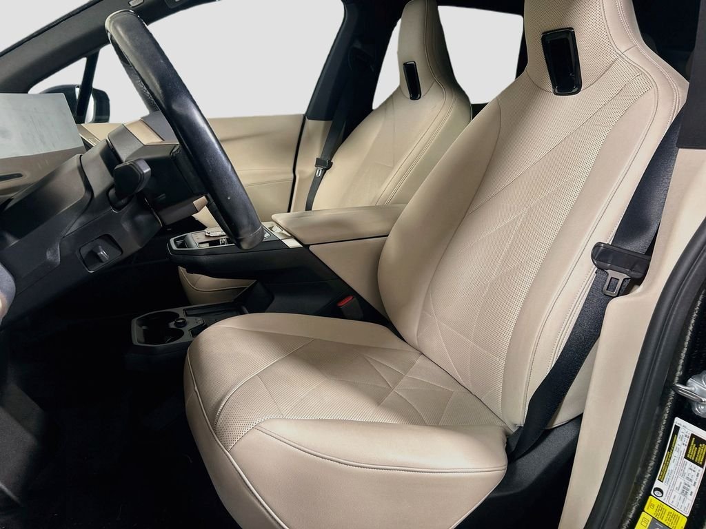 Used 2024 Storm Bay Metallic BMW xDrive50 image 22