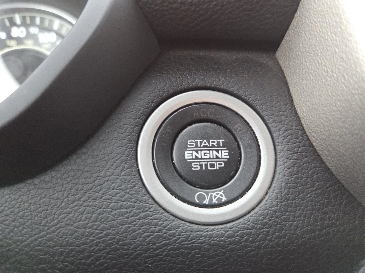 Used 2023  Ram Laramie image 9