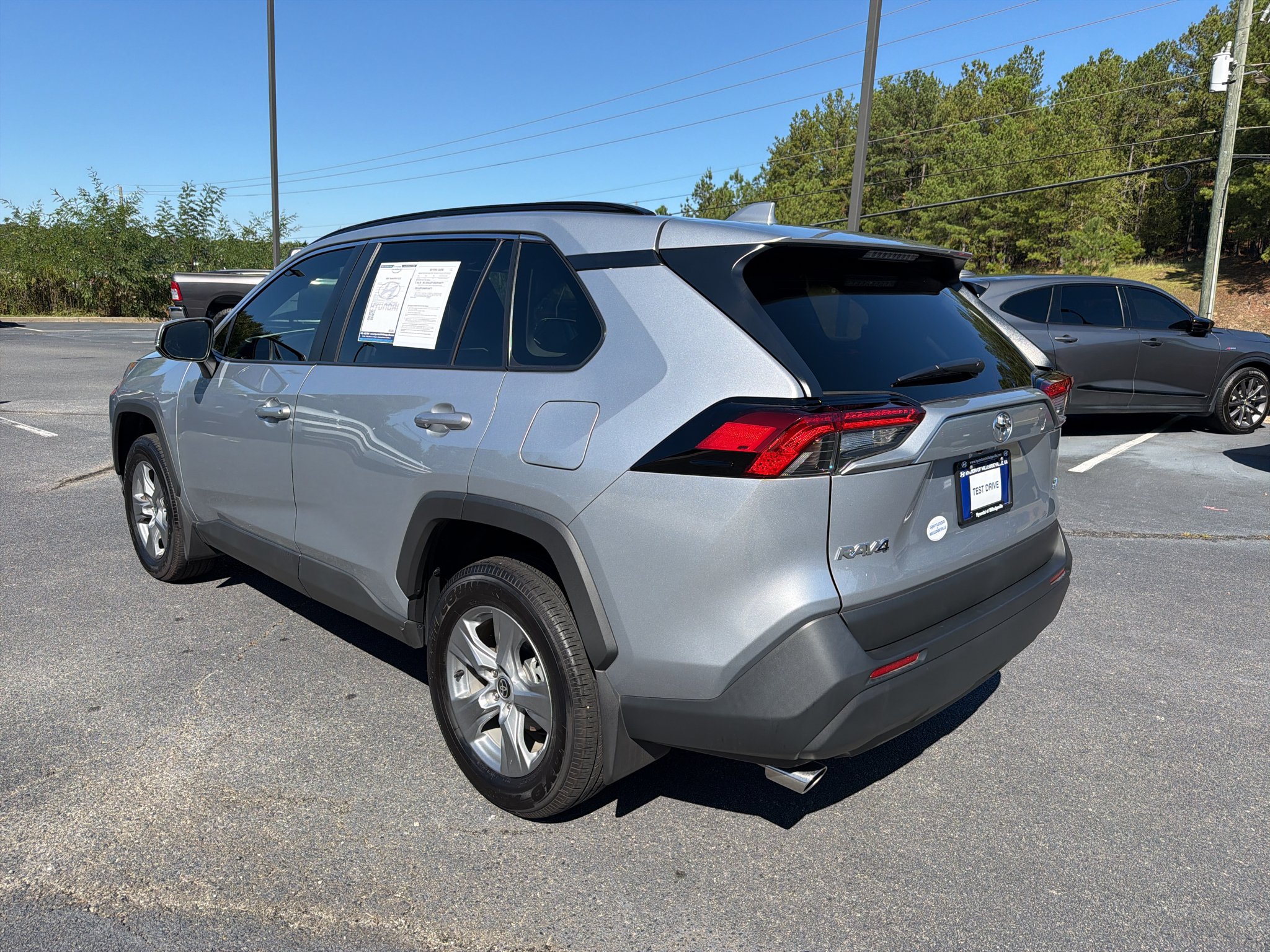 Used 2025 Silver Sky Metallic Toyota XLE image 4