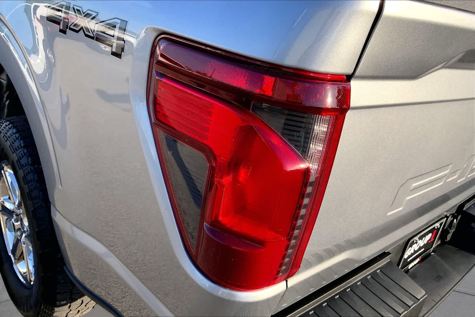 Used 2025 Iconic Silver Ford XLT image 29