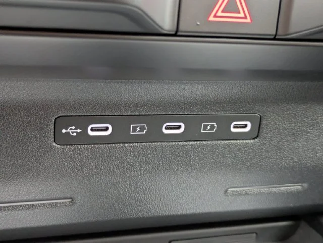 New 2027 White Kia S image 27
