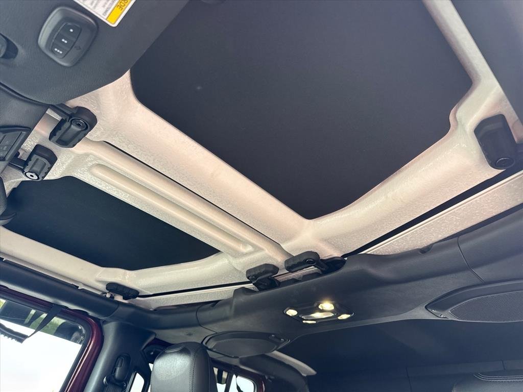 Used 2021 Snazzberry Pearlcoat Jeep High Altitude image 19