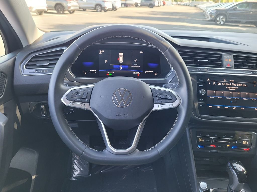 Used 2023 Gray Volkswagen 2.0T SE image 17