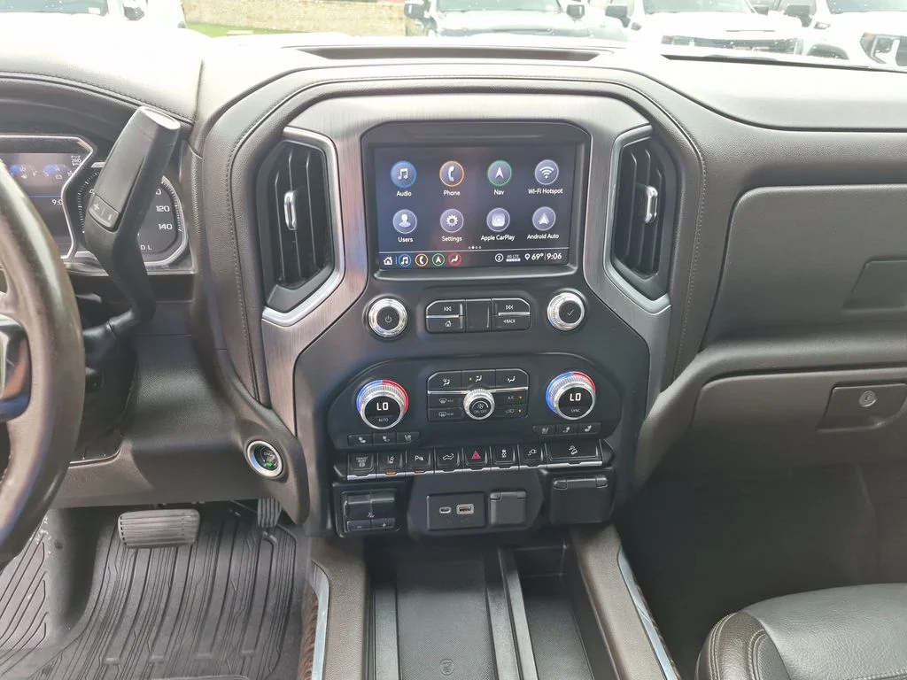 Used 2020 White GMC Denali image 23