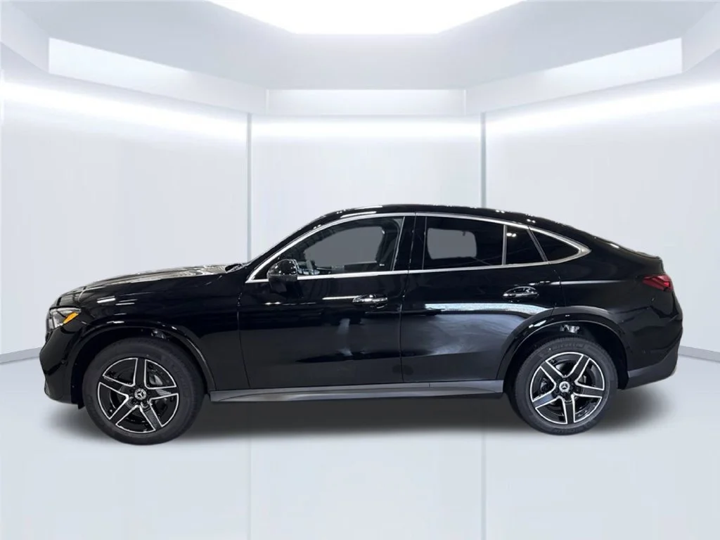 New 2027 Black Mercedes-Benz GLC 300 image 2