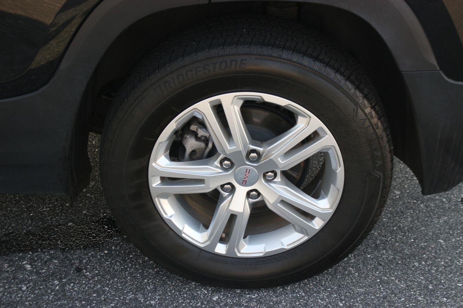 Used 2024 Ebony Twilight Metallic GMC SLE image 38