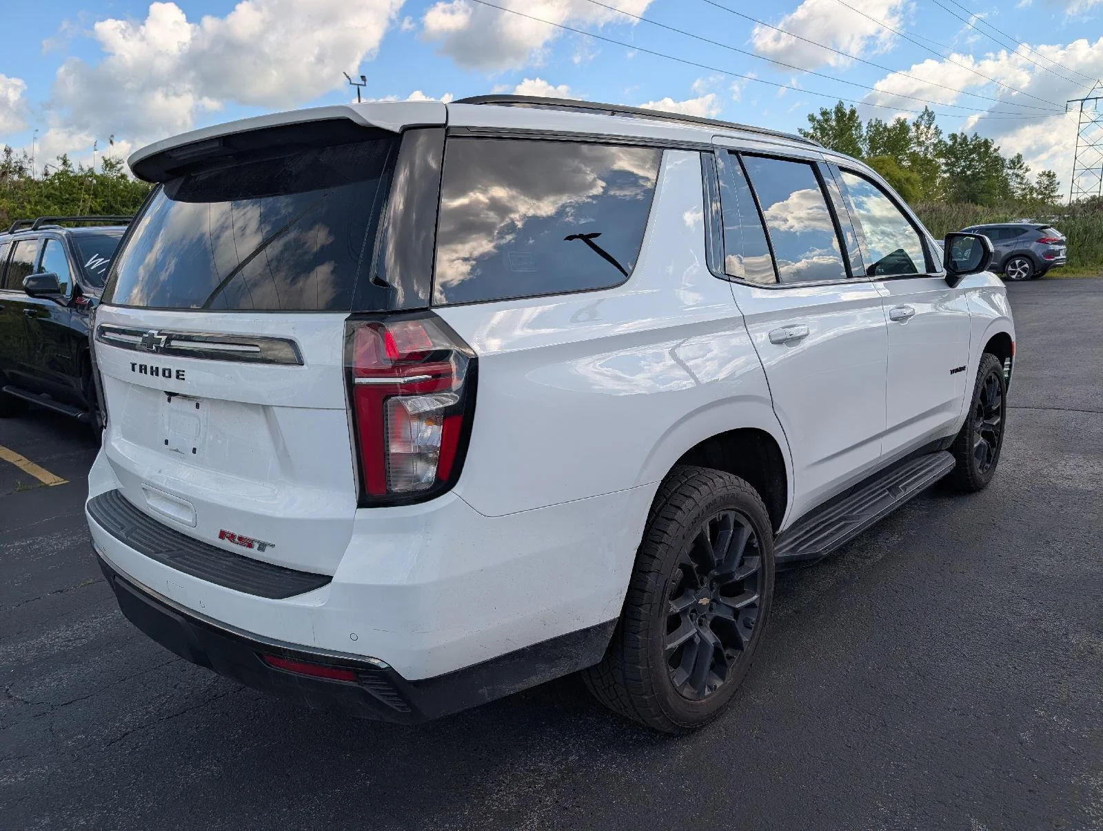 Used 2022 SUMMIT WHITE Chevrolet RST image 8