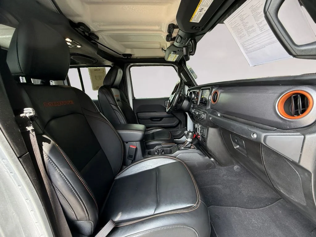 Used 2023 Silver Jeep Mojave image 17