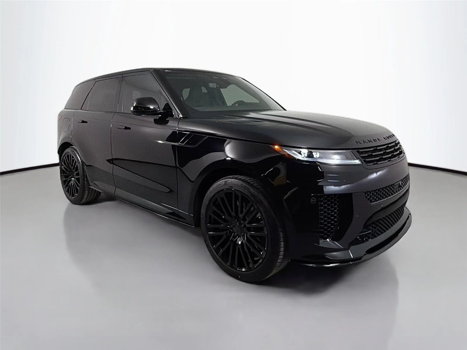 New 2026 Narvik Black LAND ROVER SV Black V8 P635 image 3