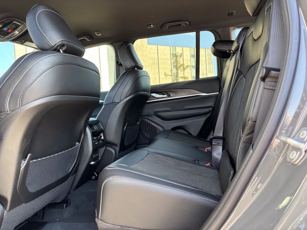 New 2027 Gray Jeep Laredo Altitude image 10
