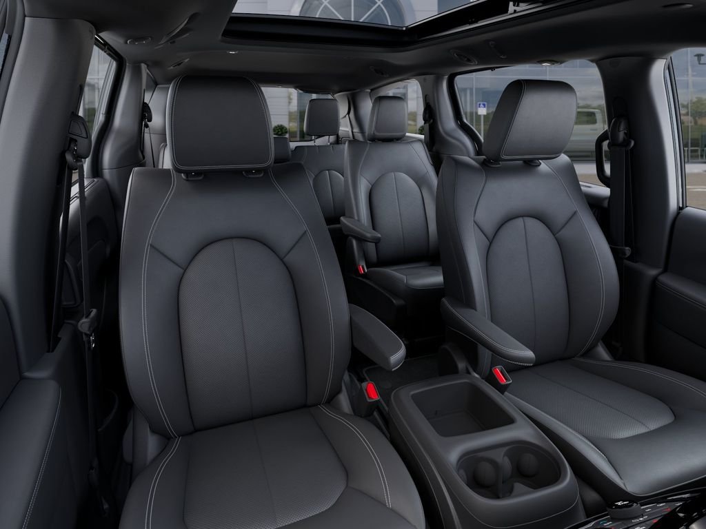 New 2026 Diamond Black Crystal Pearl-Coat Exterior Paint Chrysler Select image 16