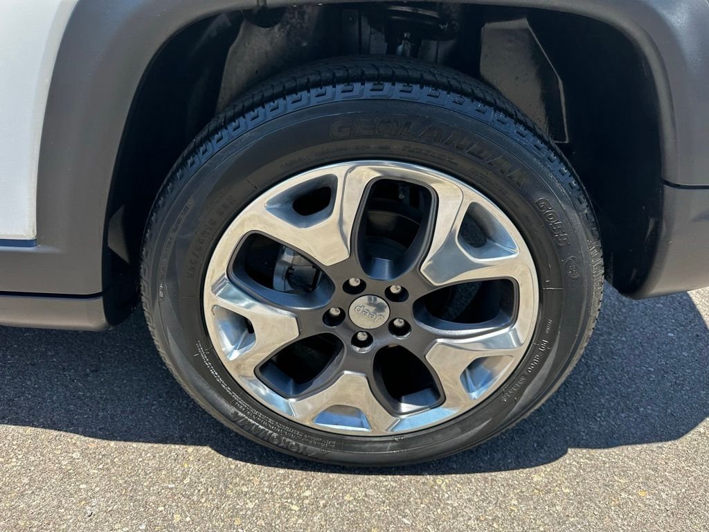 Used 2021 White Clearcoat Jeep Limited image 9
