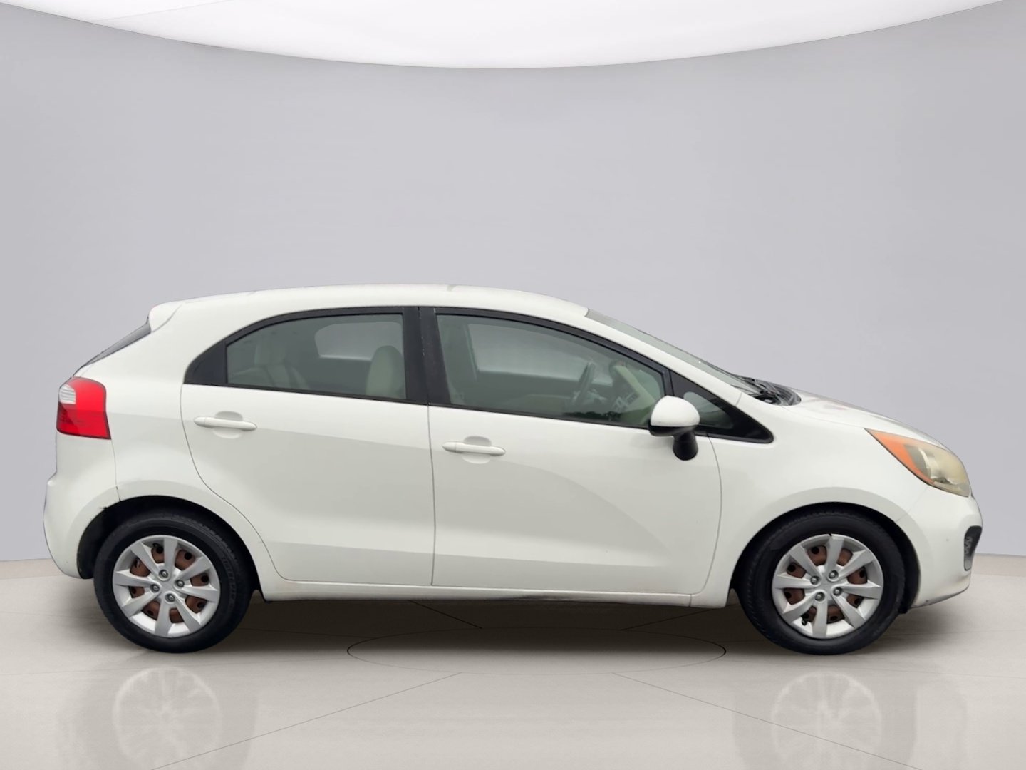 Used 2012 White Kia EX image 6