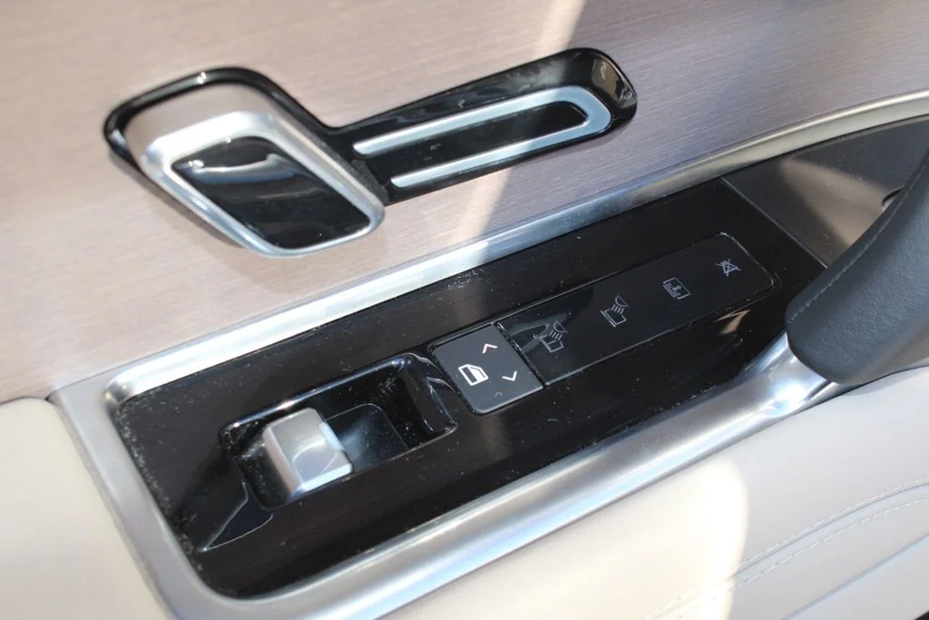 2023 Land Rover Range Rover SE - Photo 36