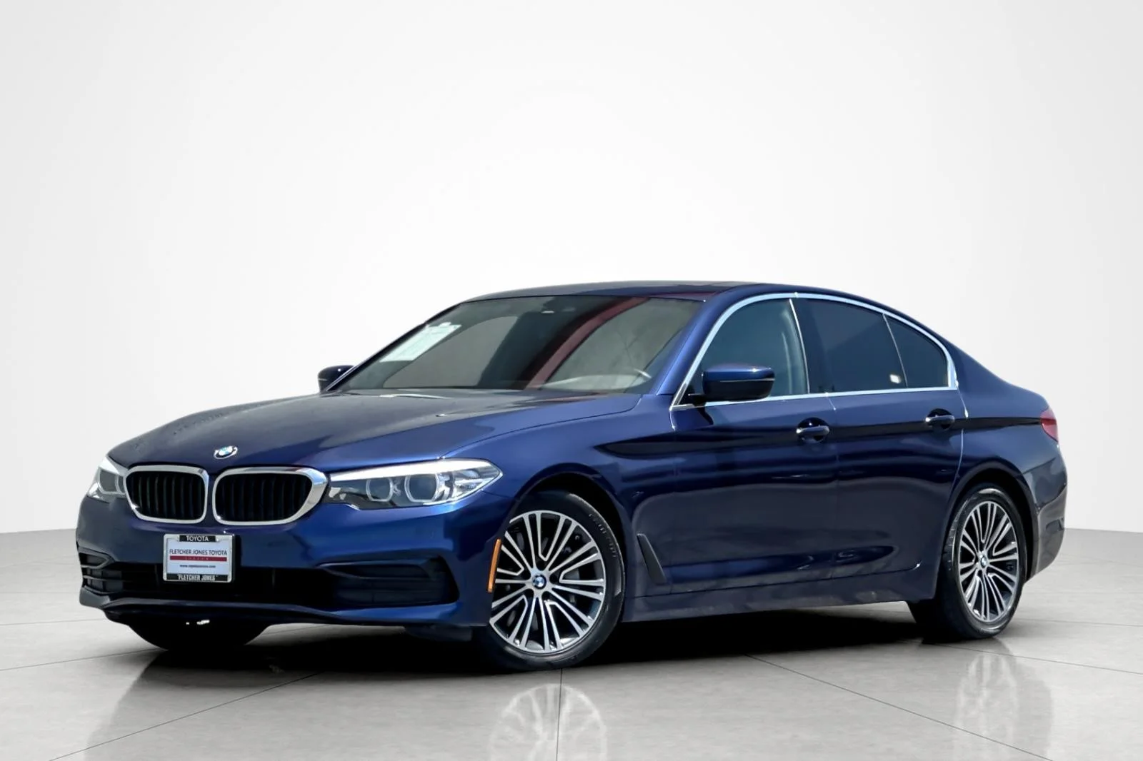 2019 BMW 5 Series 530i Sedan's photo