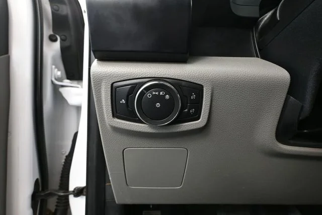 Used 2016 White Ford XL image 22
