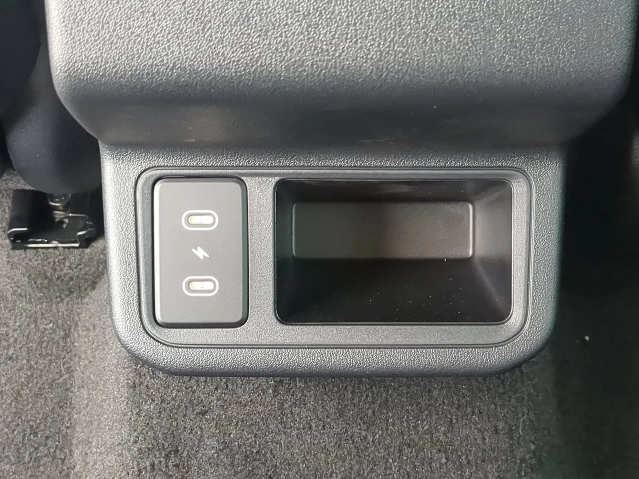 New 2026 Interstellar Gray Kia LX image 17