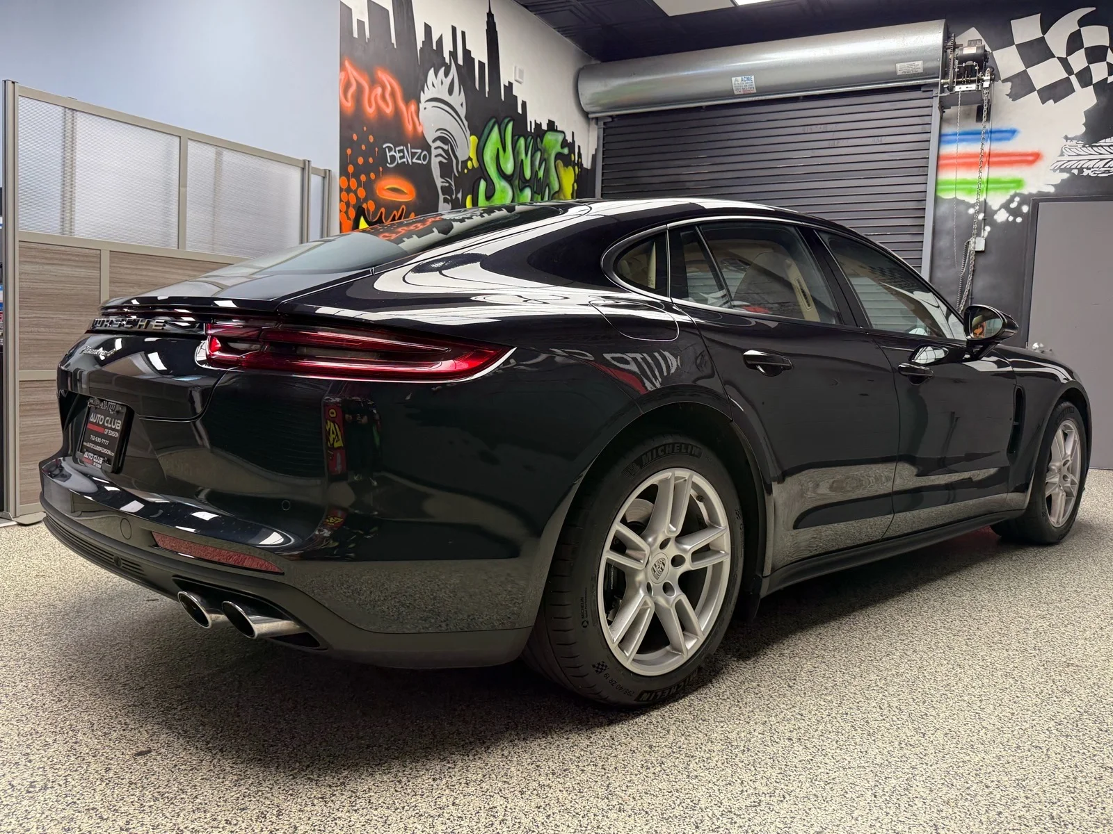 Used 2018 Black (a1) Porsche 4 image 6