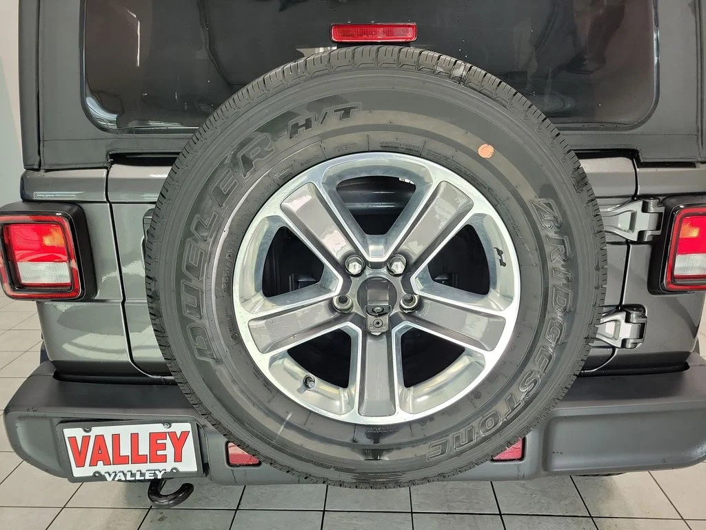 Certified Used 2022 Gray Jeep Unlimited Sahara image 11