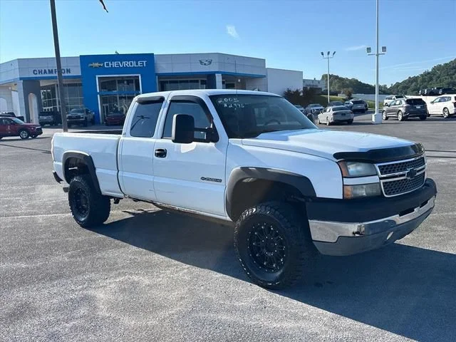 Used 2005 Summit White Chevrolet Work Truck image 7