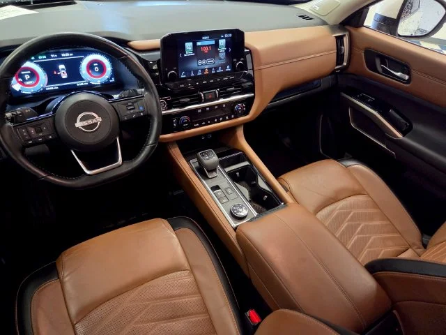 Used 2024 White Nissan Platinum image 22